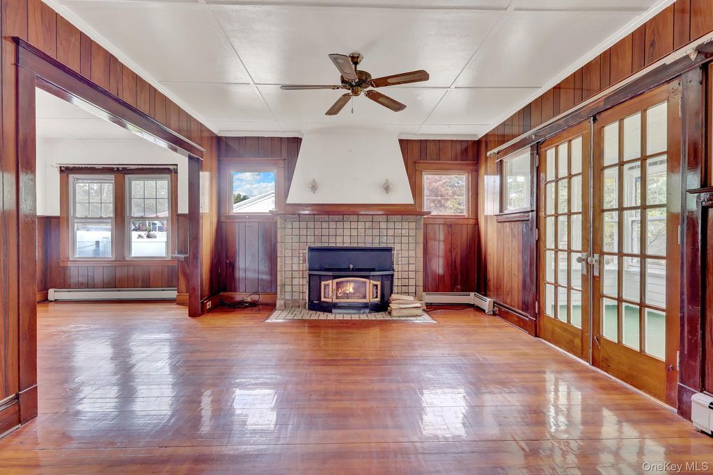 30 Brentwood Parkway, Brentwood, NY 11717 — photo 4