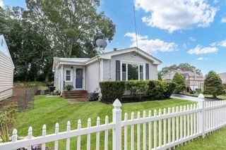 9 Pequot Avenue, Cumberland, RI 02864