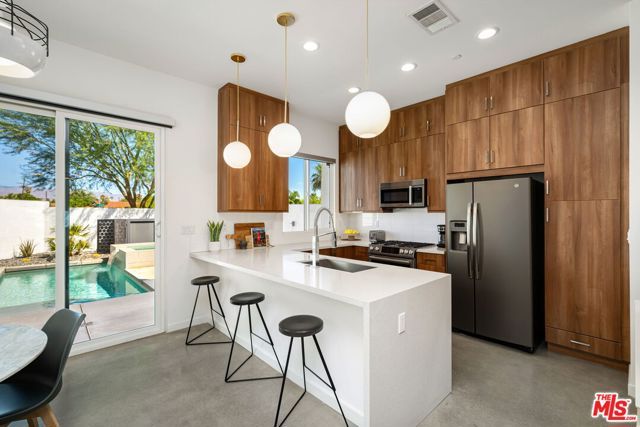 504 Paragon Loop, Palm Springs, CA 92262