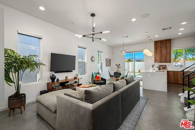 504 Paragon Loop, Palm Springs, CA 92262