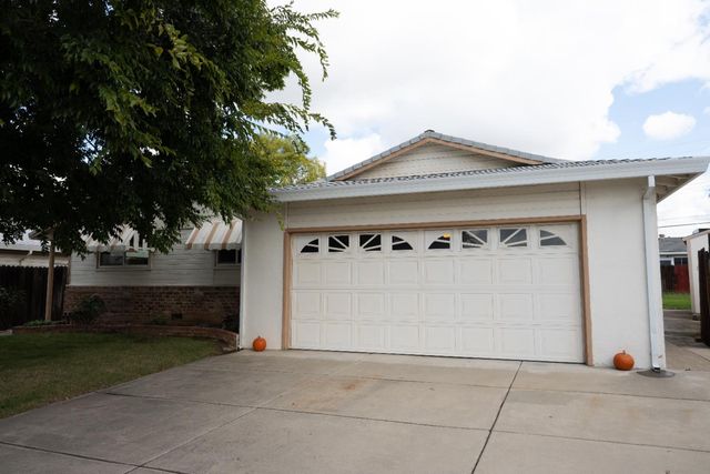 3212 Portsmouth Dr, Rancho Cordova, CA 95670