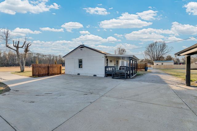 600 Cadillac Ln, Mcminnville, TN 37110