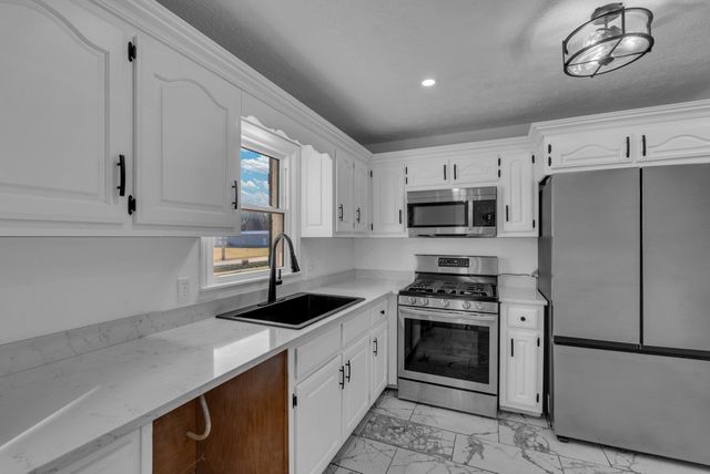 600 Cadillac Ln, Mcminnville, TN 37110