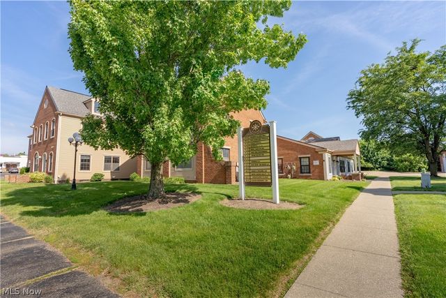 133 Wilbur Drive NE B11, North Canton, OH 44720