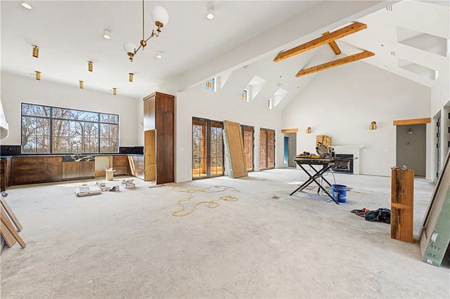 18318 Pepper Hills Drive, Siloam Springs, AR 72761