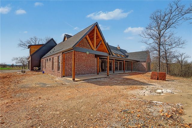 18318 Pepper Hills Drive, Siloam Springs, AR 72761