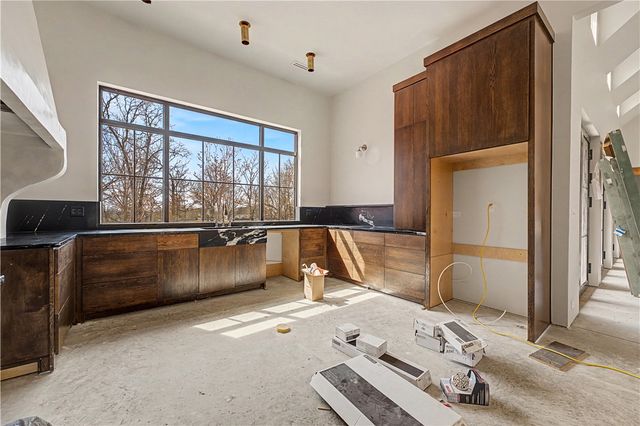 18318 Pepper Hills Drive, Siloam Springs, AR 72761