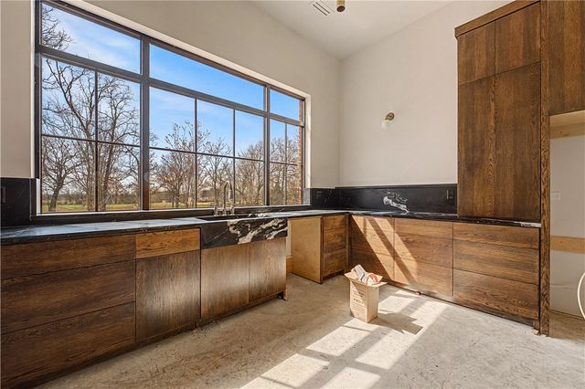 18318 Pepper Hills Drive, Siloam Springs, AR 72761