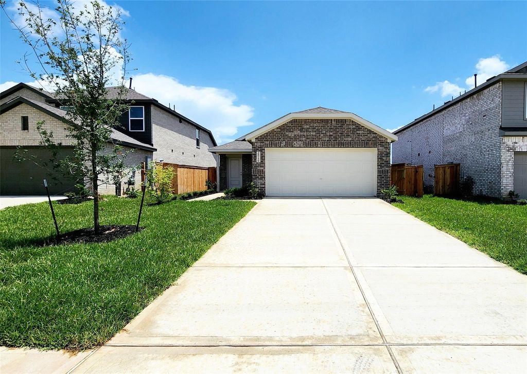 28759 Texas Plains Drive, Hockley, TX 77447