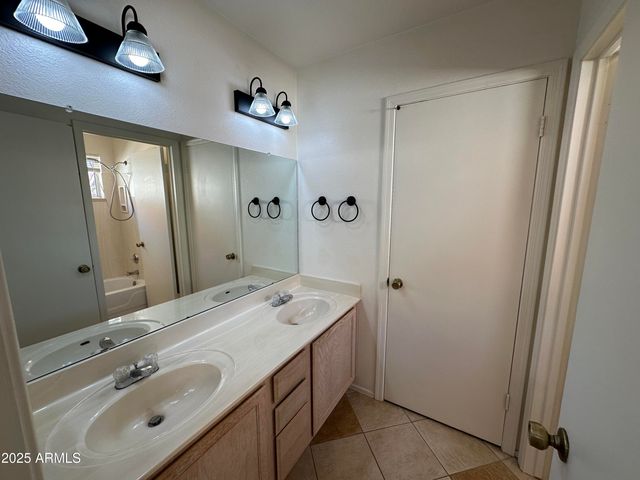 3754 E IRONWOOD Drive, Phoenix, AZ 85044