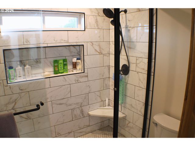 3716 WEAVER Rd, Riddle, OR 97469