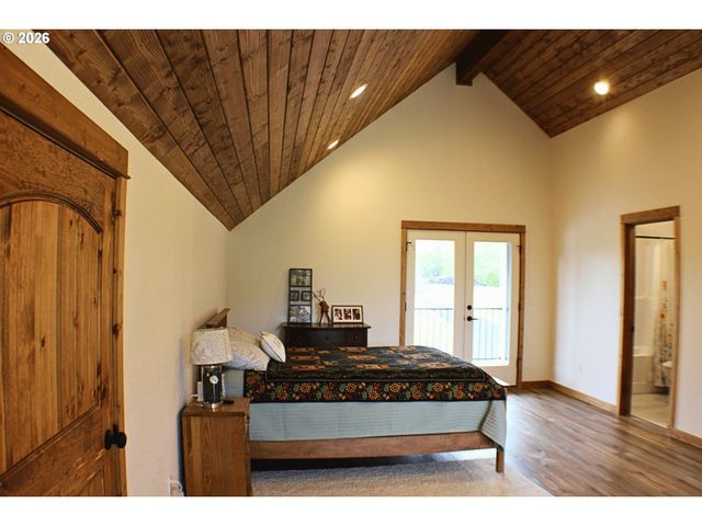 3716 WEAVER Rd, Riddle, OR 97469