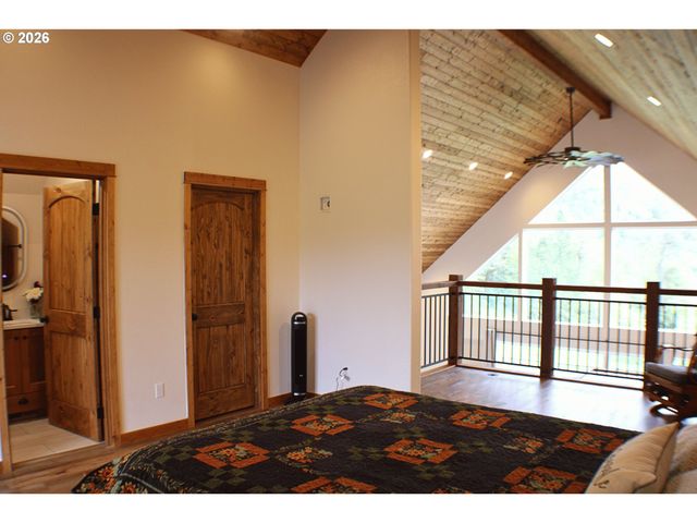 3716 WEAVER Rd, Riddle, OR 97469