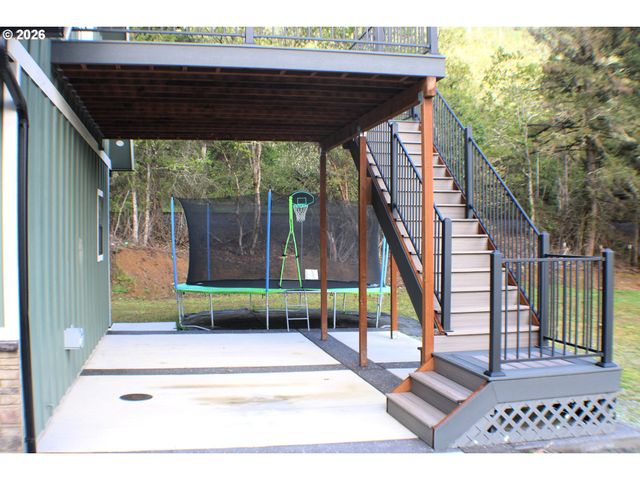 3716 WEAVER Rd, Riddle, OR 97469