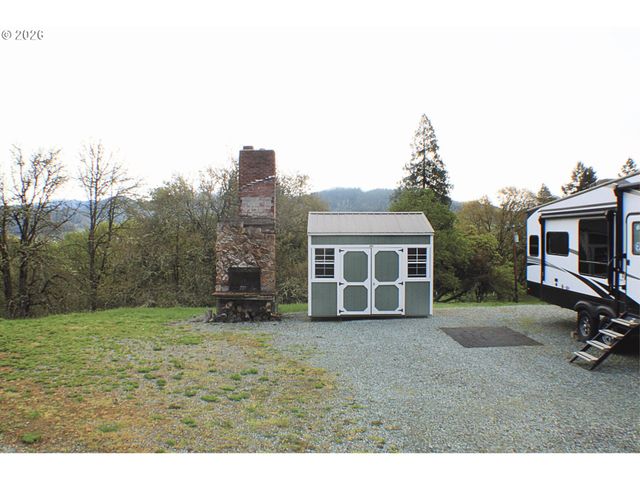 3716 WEAVER Rd, Riddle, OR 97469