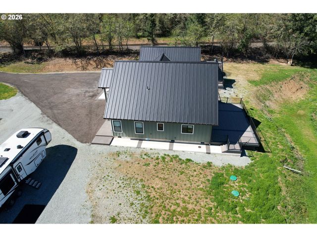 3716 WEAVER Rd, Riddle, OR 97469
