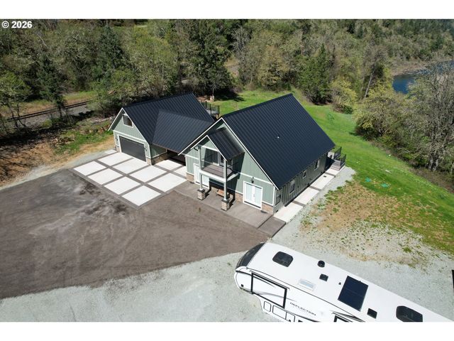 3716 WEAVER Rd, Riddle, OR 97469