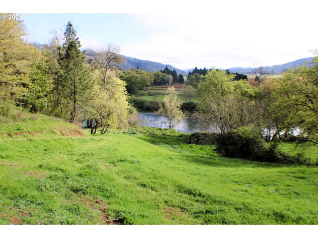 3716 WEAVER Rd, Riddle, OR 97469