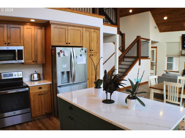 3716 WEAVER Rd, Riddle, OR 97469