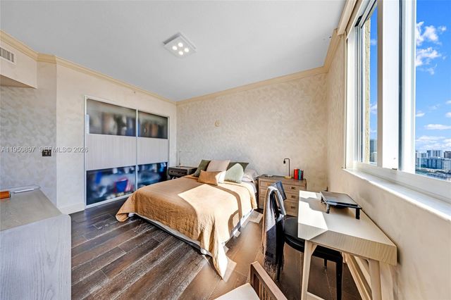 1745 E Hallandale Beach Blvd 2407W, Hallandale Beach, FL 33009