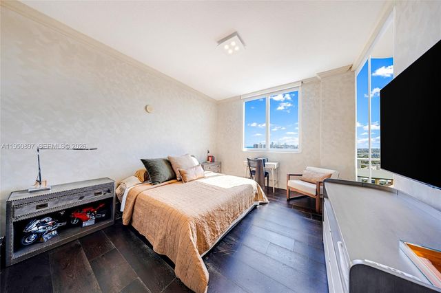 1745 E Hallandale Beach Blvd 2407W, Hallandale Beach, FL 33009