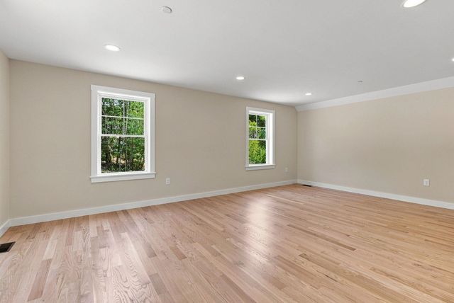 31 Moose Brook Lane, Hancock, NH 03449
