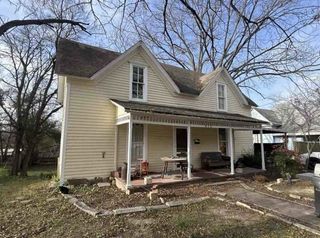 513 W Jefferson Street, Waxahachie, TX 75165
