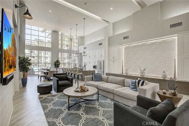2458 Scholarship, Irvine, CA 92612