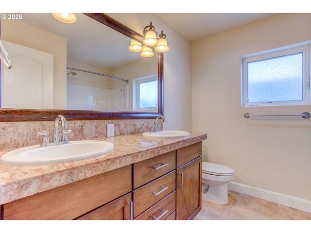 17289 Sw WHITLEY Way, Beaverton, OR 97006
