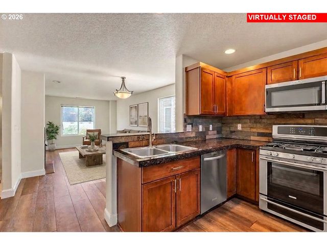 17289 Sw WHITLEY Way, Beaverton, OR 97006