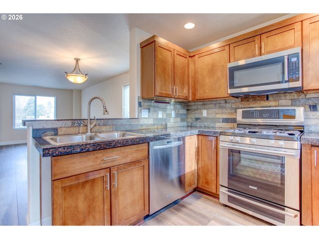 17289 Sw WHITLEY Way, Beaverton, OR 97006