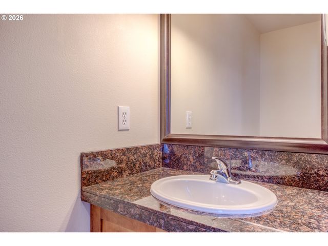 17289 Sw WHITLEY Way, Beaverton, OR 97006