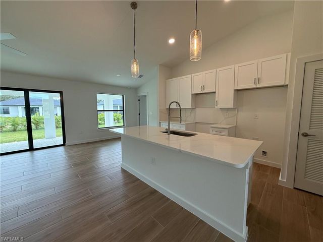 2707 34th ST SW, Lehigh Acres, FL 33976