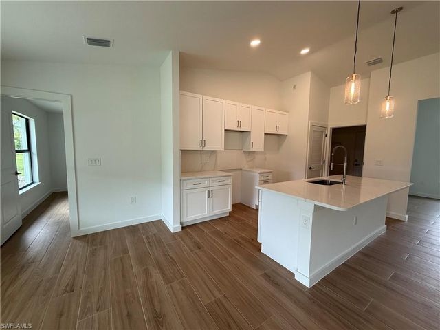 2707 34th ST SW, Lehigh Acres, FL 33976