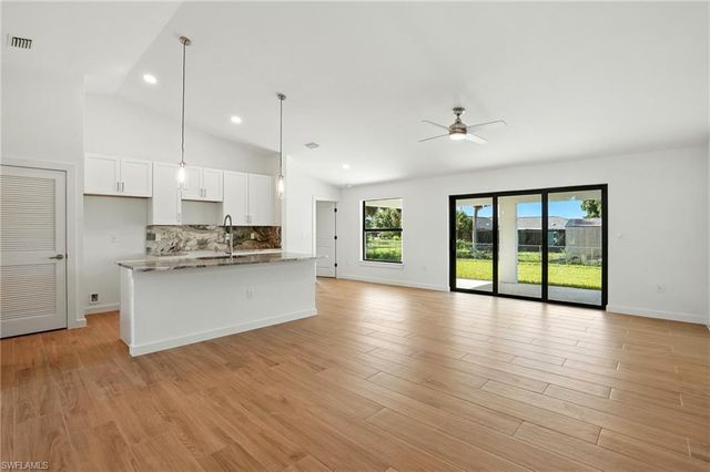 2707 34th ST SW, Lehigh Acres, FL 33976