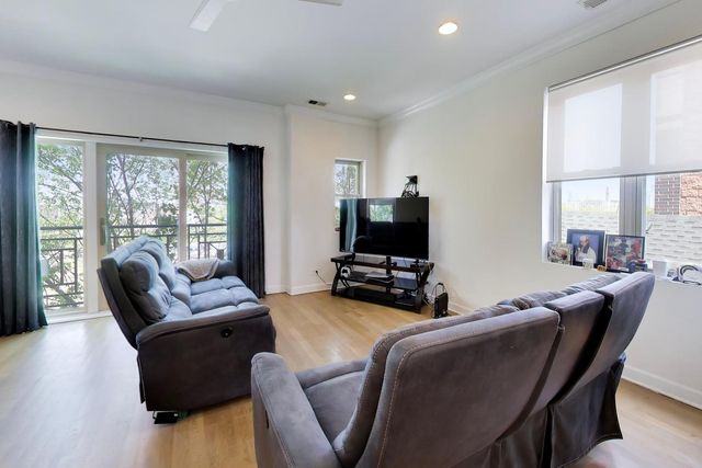2519 W Congress Parkway 3, Chicago, IL 60612