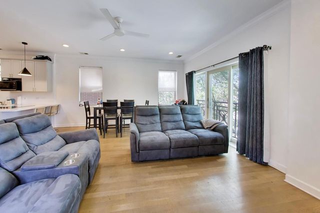 2519 W Congress Parkway 3, Chicago, IL 60612