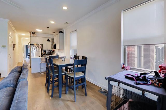 2519 W Congress Parkway 3, Chicago, IL 60612