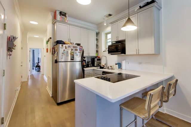 2519 W Congress Parkway 3, Chicago, IL 60612