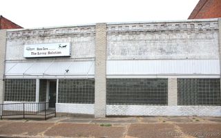 121 S 5th Street, Henryetta, OK 74437