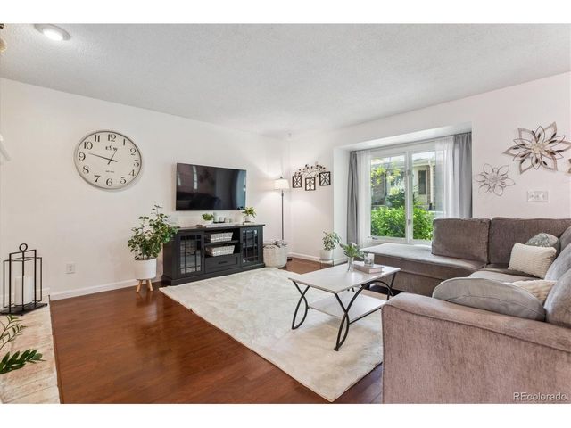 7589 S Cove Cir, Centennial, CO 80122