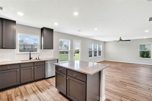 6518 Deer Run Meadows Boulevard, Richmond, TX 77406