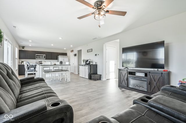 1435 Fleming Drive, Greenfield, IN 46140