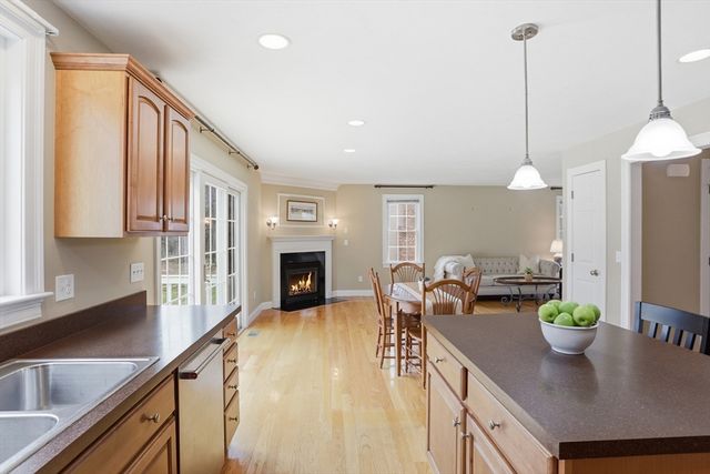 17 Gray Farm Rd, Littleton, MA 01460