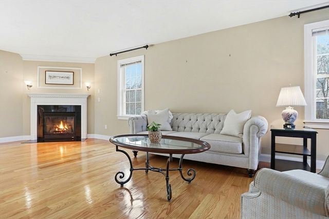 17 Gray Farm Rd, Littleton, MA 01460