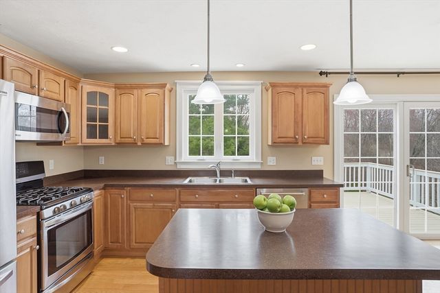 17 Gray Farm Rd, Littleton, MA 01460