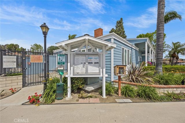 19796 Inverness Lane, Huntington Beach, CA 92646