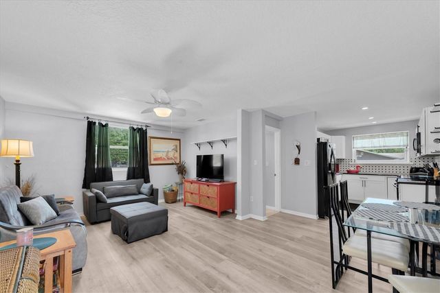 819 10TH STREET SW, Largo, FL 33770
