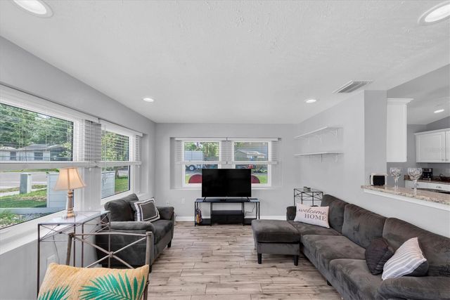 819 10TH STREET SW, Largo, FL 33770