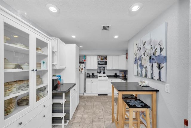 819 10TH STREET SW, Largo, FL 33770